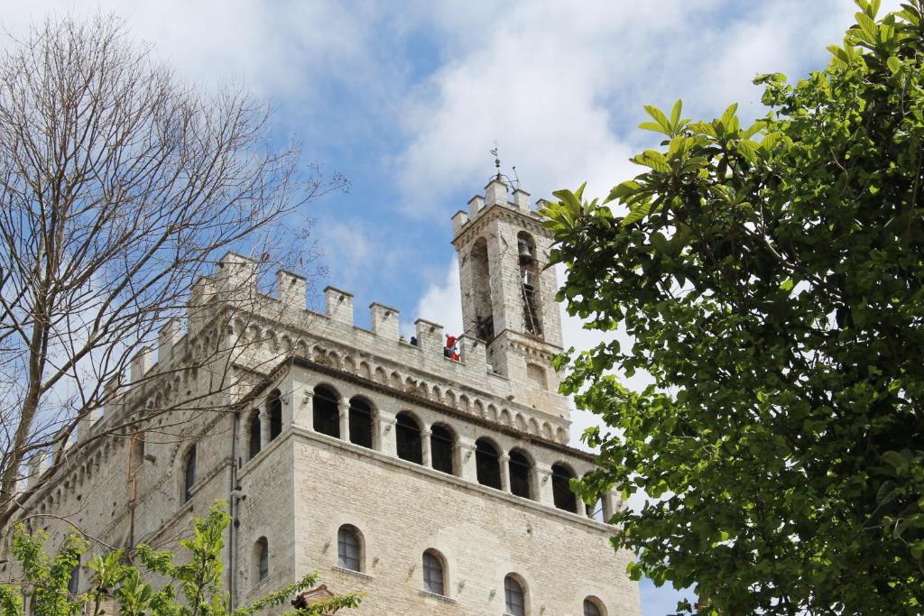 Residenza Le Logge Bed & Breakfast Gubbio Exterior photo